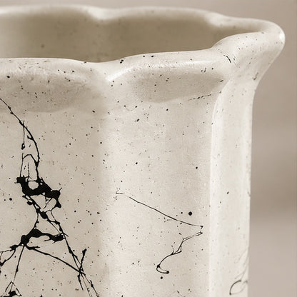 Beyaz Mermer Desenli Dekoratif Seramik Vazo – 13 × 20 cm