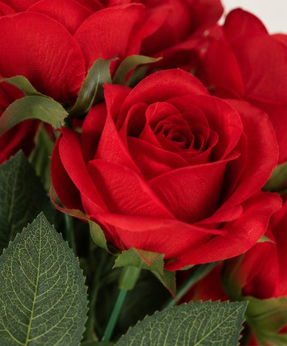 Kırmızı 7 Başlı Kadife Dokulu Yapay Gül – 45 cm